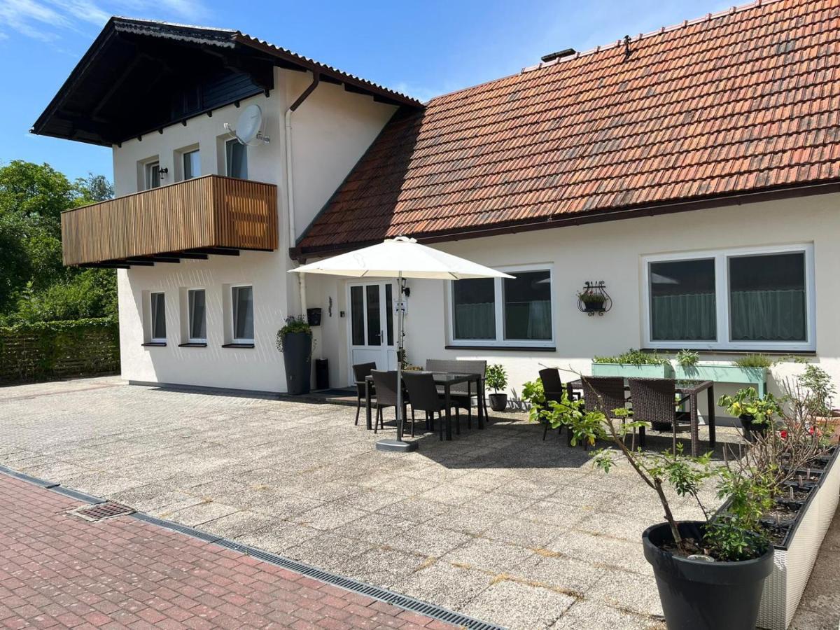Danner Familien-Ferienwohnungen Schoerfling Am Attersee Exterior photo