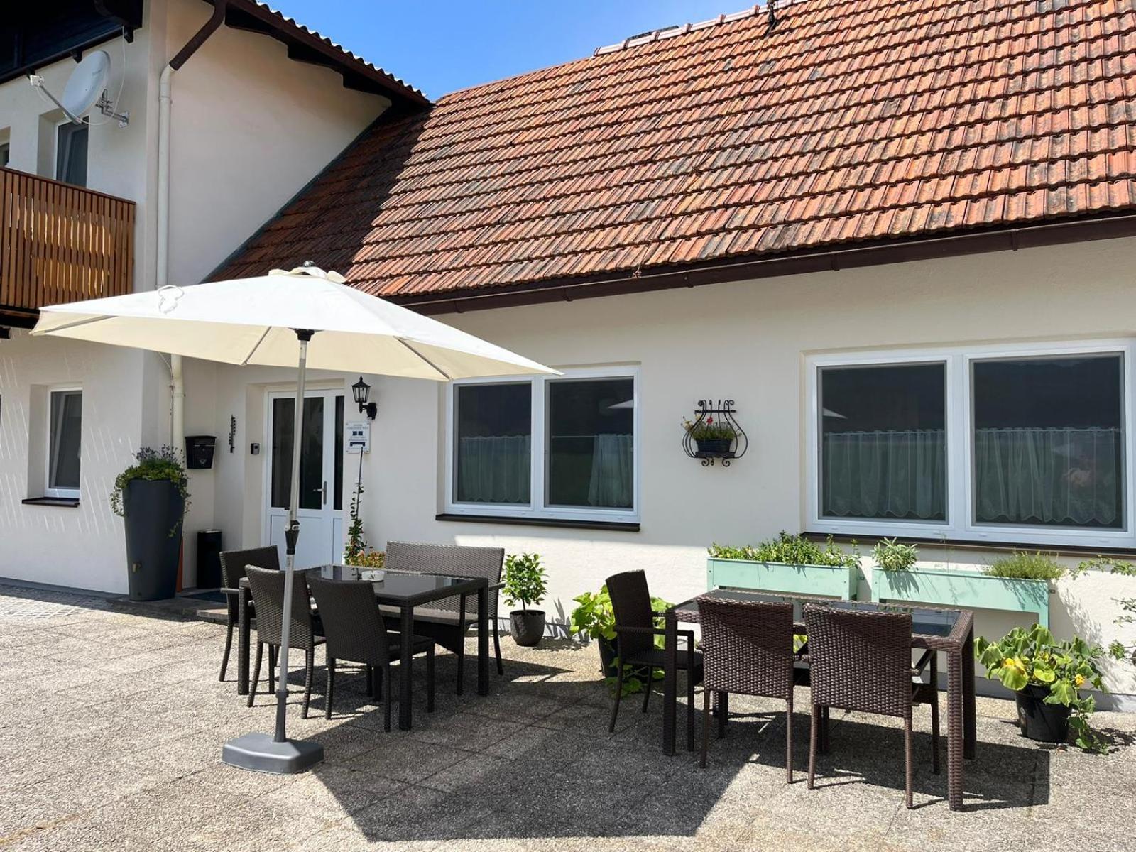 Danner Familien-Ferienwohnungen Schoerfling Am Attersee Exterior photo